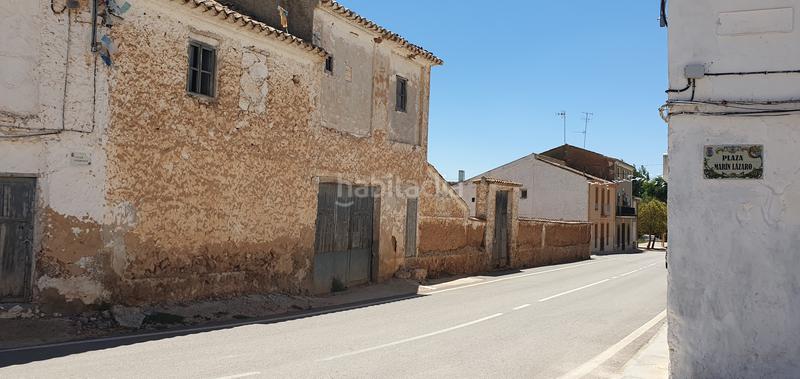 Foto dfe7fcb3-fc73-4db3-a850-d3049b380c7a. Masía en plaza marín lázaro du 11 en Requena