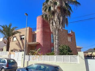 Casa  N/a. Villa con piscina independiente en cabo de palos