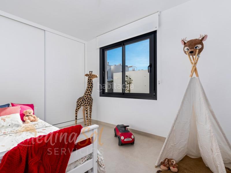 Foto 6fc06d07-1f4d-493b-abeb-fbb6947de7dc. Maison avec parking piscine dans Islas Menores-Mar de Cristal Cartagena