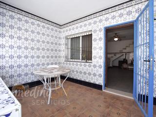 Maison jumelée  N/a. Adosado esquina 4 dormitorios con cochera y terraza los nietos