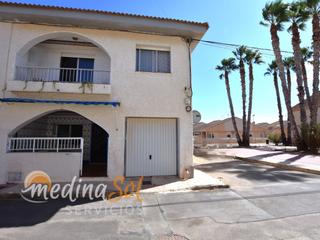 Casa adossada  N/a. Adosado esquina 4 dormitorios con cochera y terraza los nietos