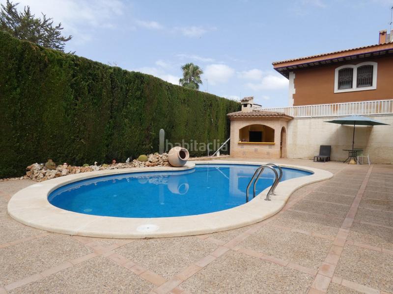 Foto a19158c1-62e4-4e60-af19-3011292851f4. Chalet  independiente en venta residencia duver en Petrer