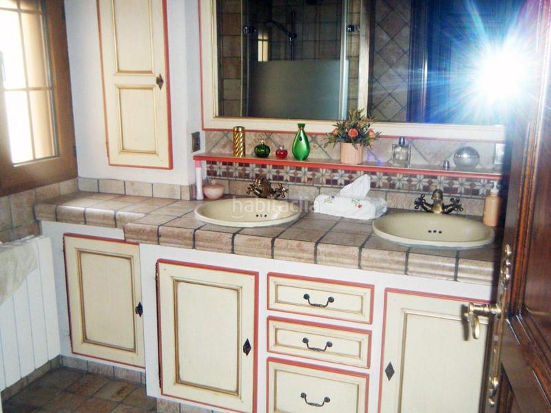 Foto af48ac49-bf09-42d1-a608-d00553ce26ba. Chalet  independiente en venta residencia duver en Petrer