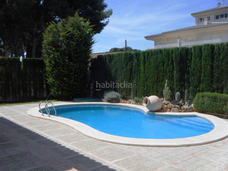 Foto feccca10-43ea-46ce-8aef-67ec1c917e18. Chalet  independiente en venta residencia duver en Petrer