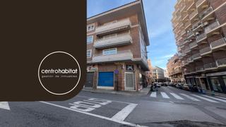 Lloguer Local Comercial a Centro. Local en una de las vias principales de entrada al centro del pu