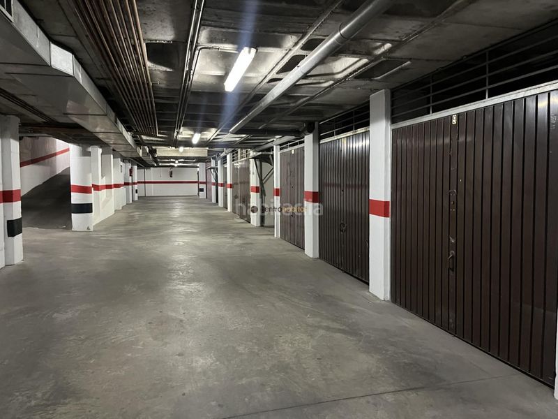 Foto 3fcf723a-2090-485d-899e-3b2271d667e6. Parking coche plaza de garaje cerrada cl nueva esquina cl antonio maura en Elda