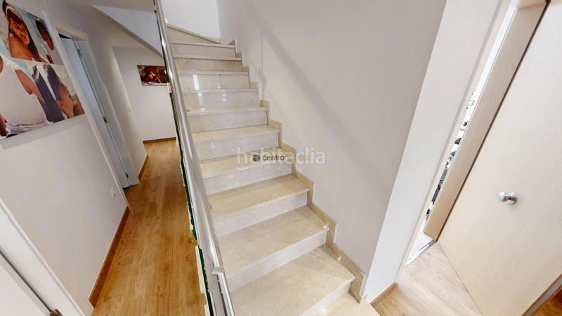 Foto 32c53ea5-1f5d-4c8f-8413-93582f974f1a. Àtic amb calefacció aparcament a Las Trescientas-San Francisco-Ciudad Vergel Elda