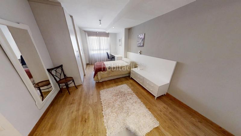 Foto 593df067-d589-4ef0-b5ed-5a5604ab8ab2. Àtic amb calefacció aparcament a Las Trescientas-San Francisco-Ciudad Vergel Elda