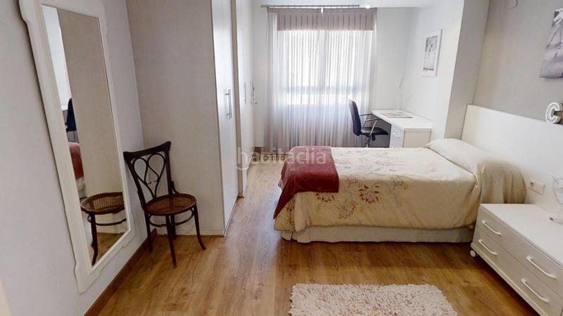 Foto 6b4241ae-5076-4f4c-a79a-685625fafb50. Àtic amb calefacció aparcament a Las Trescientas-San Francisco-Ciudad Vergel Elda