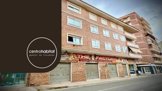 Lloguer Local Comercial a Centro. Local de 145 m2 situado  muy proximo al mercado central.