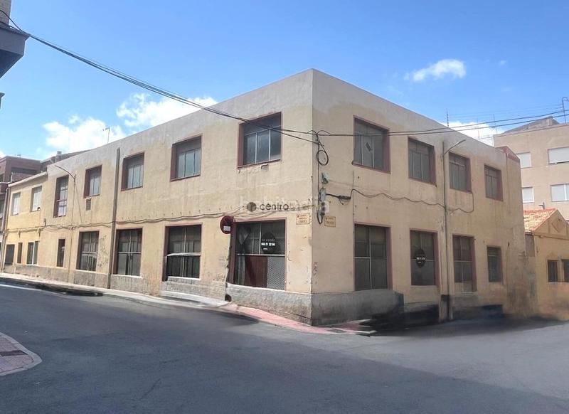 Foto eec35220-5ee6-42f3-93ea-d1da23a0c153. Nau industrial a Petrer