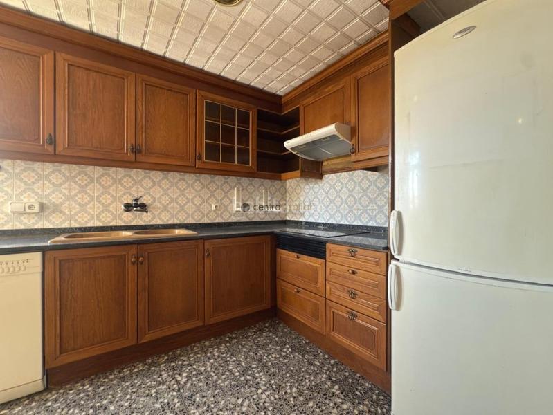 Foto a0831cee-2e02-48e0-815f-a644cd601d0e. Etagenwohnung in Plaza Castelar - Mercado Central Elda