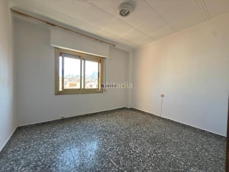 Foto b2a6624e-f82f-4f75-a61f-d617cb7ce306. Etagenwohnung in Plaza Castelar - Mercado Central Elda