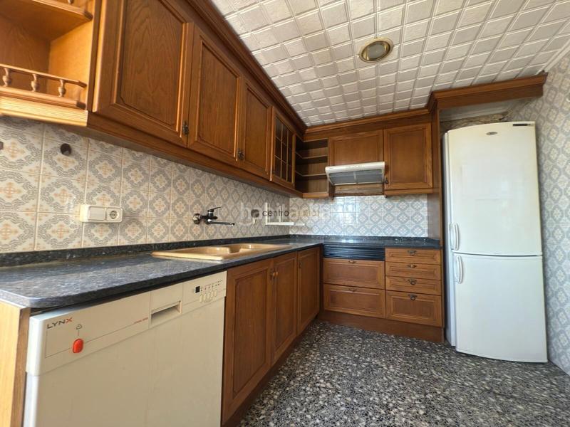 Foto c988469f-ad4d-41a0-b63c-fc7ec904a533. Etagenwohnung in Plaza Castelar - Mercado Central Elda