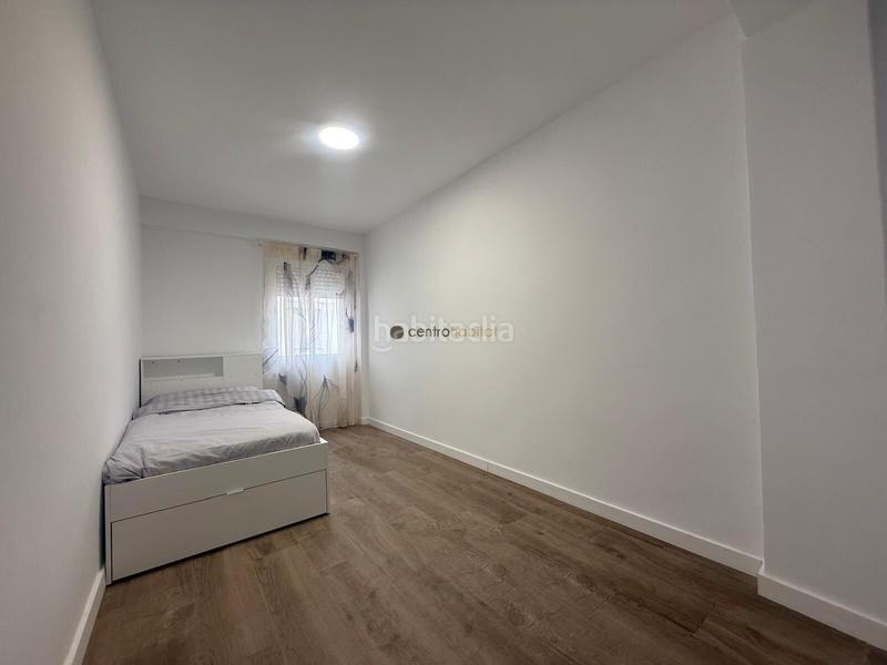 Foto b1c212b8-c636-4d08-a3bb-10ac0d17cf2c. Alquiler piso  en alquiler zona plaza del derrocat en Petrer