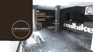 Local Comercial en Plaza de Toros-Avenida Chap�-Trinquete. Local en av reina victoria elda