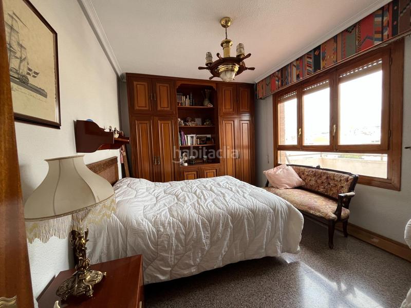 Foto b94cd9c3-0cb1-4a21-8ebb-bcc2de9d2e04. Àtic amb calefacció a Plaza Castelar - Mercado Central Elda