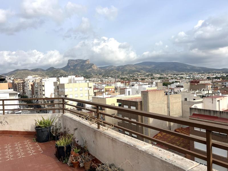 Foto d21ad6bf-ceab-4833-97c2-dbe719462912. Àtic amb calefacció a Plaza Castelar - Mercado Central Elda