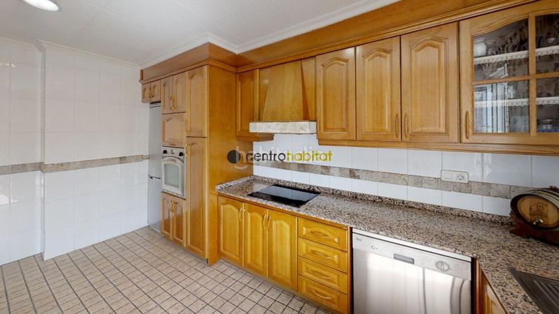 Foto fd2a013f-6ce4-4669-b3eb-cbfa9ec2162b. Affitto attico con riscaldamento in Centro Elda