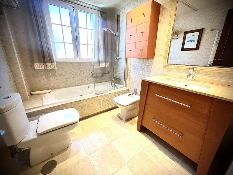 Foto 7f71f743-5a9c-4215-a451-bf42544cda5e. Xalet amb piscina a Petrer