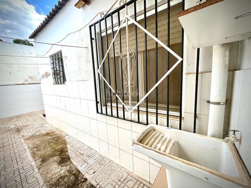 Foto 95a6a47c-2633-4e4e-9d80-4bc5e6c38a3c. Casa amb piscina a San Crispín-Huerta Nueva-Estación Elda