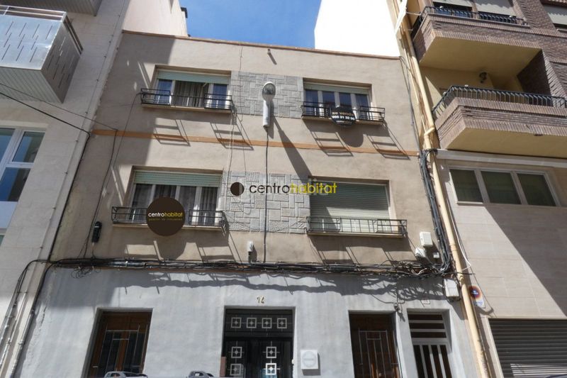 Foto 15eb6203-30a3-4fc2-8696-ba68dd999085. Casa a Plaza Castelar - Mercado Central Elda