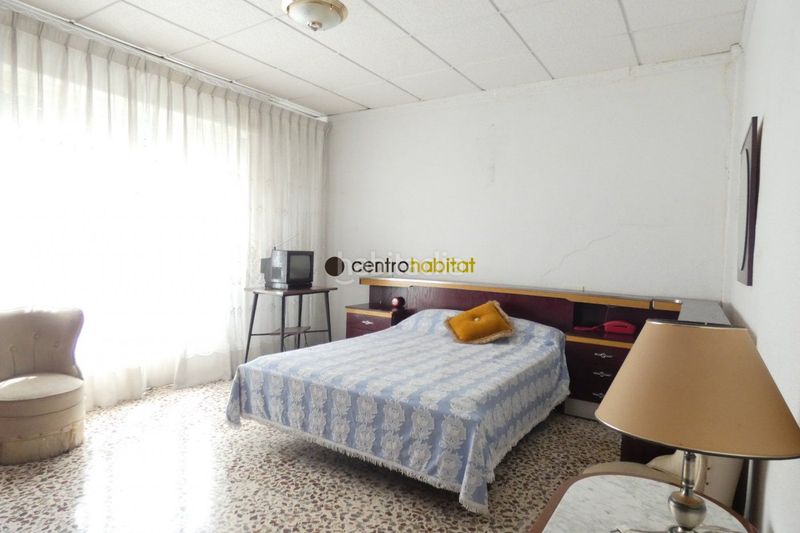 Foto 7cfc92de-bd36-4cd4-a8ae-cb500d426ac0. Casa a Plaza Castelar - Mercado Central Elda