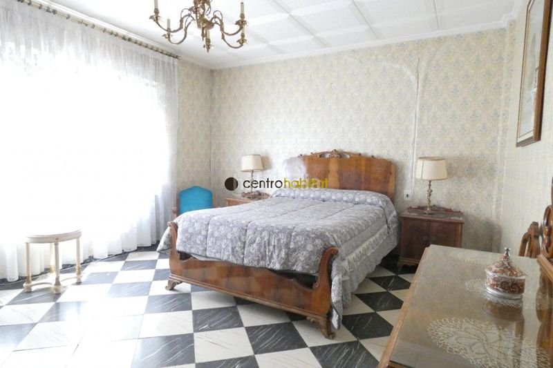 Foto 7e3173ee-1777-42d3-bca5-b8d112108d9c. Casa a Plaza Castelar - Mercado Central Elda