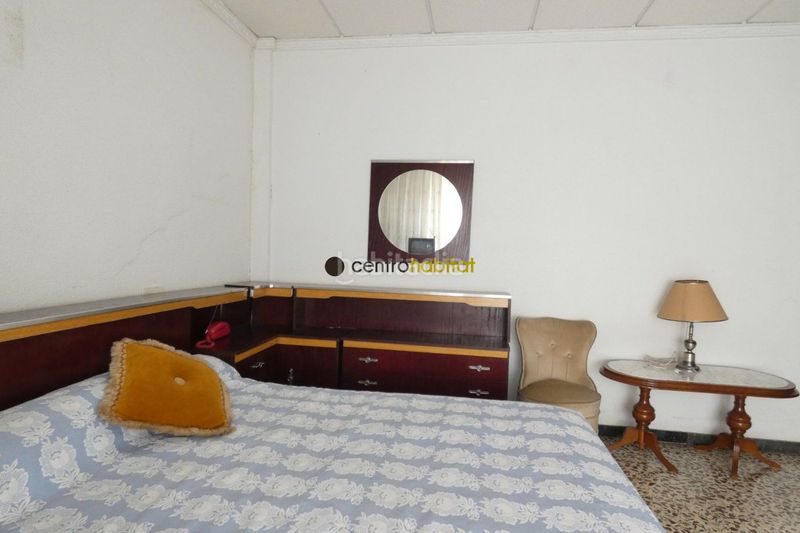 Foto 8ad5c8e0-b33f-4de5-9bbb-864643981e62. Casa a Plaza Castelar - Mercado Central Elda