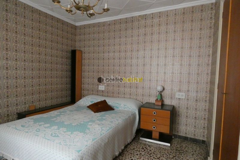 Foto a97f4ed7-3ab3-41f1-814f-5671a88913ac. Casa a Plaza Castelar - Mercado Central Elda