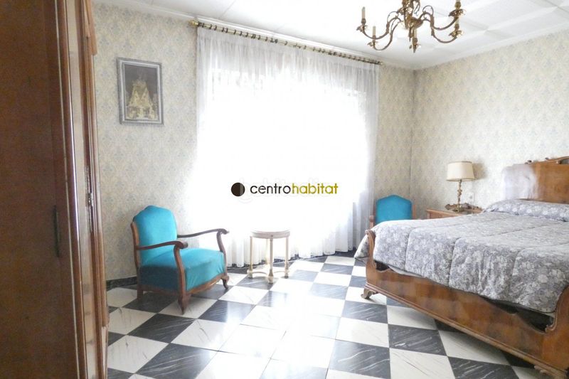 Foto b6692aa1-4582-4bf6-95a3-e12b794a17e9. Casa a Plaza Castelar - Mercado Central Elda