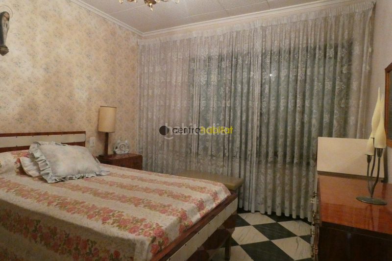 Foto d4364539-679e-42aa-93c5-28763f3e4141. Casa a Plaza Castelar - Mercado Central Elda