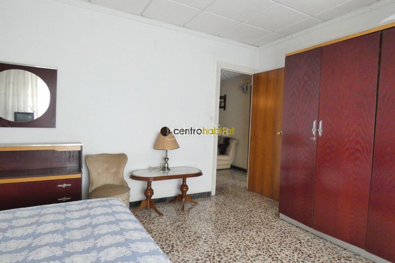 Foto fb22c34a-173c-46cb-a446-ae929a0a8c4d. Casa a Plaza Castelar - Mercado Central Elda