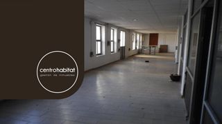 Location Bâtiment à usage industriel à Plaza de Toros-Avenida Chapí-Trinquete. Nave en piso 1º, zona plaza de toros con 250m2, 7 dependencias,