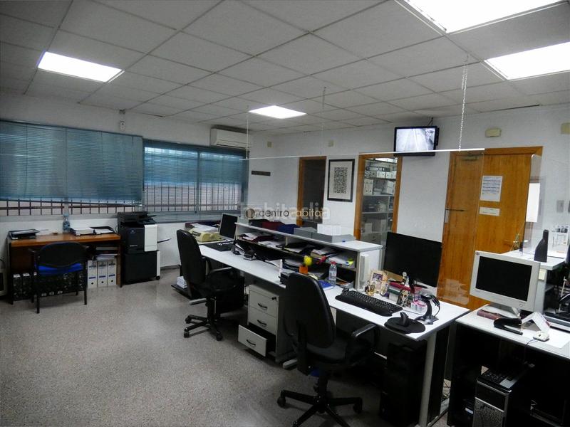 Foto 26232264-d52b-45bb-878d-7f57005732a8. Nau industrial a Petrer