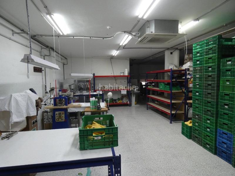 Foto 9c3a1977-db54-41f4-9b05-27cacc46c4c1. Nau industrial a Petrer