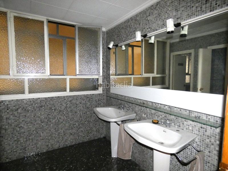 Foto a66d2a39-1b56-440a-bd29-999e2f7b9496. Nave industrial  en venta en Fraternidad Elda