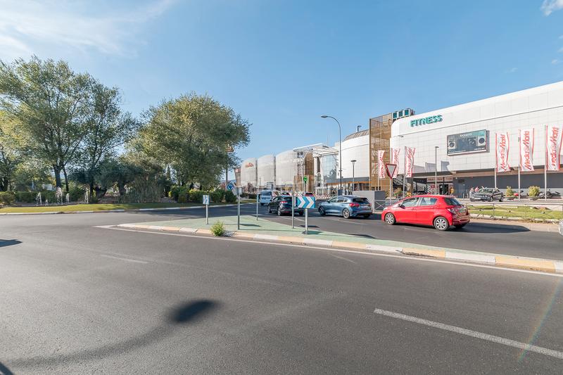 Foto f9449725-3a47-4b3f-a9e4-f4aeb0dac1e6. Location local commercial dans Los Negrales Collado Villalba