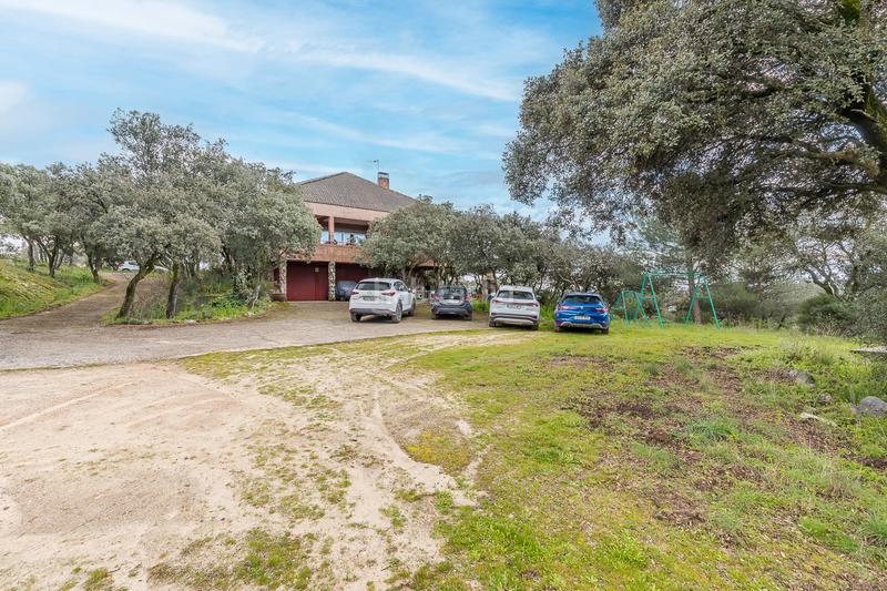 Foto 62bdf2ed-2e05-4033-81a2-b75cdaec209c. Country house with fireplace heating parking pool in Torrelodones