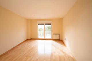 Appartement  Calle miguel hernández. Precioso piso en la plaza del ayuntamiento de cabanillas