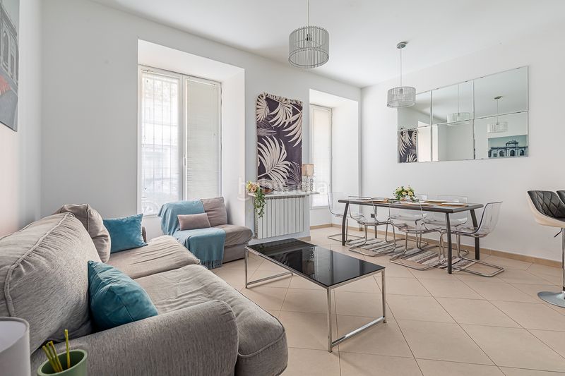 Foto 44e64d3b-0336-45a6-bcc6-619a82d0d976. Piso en Embajadores-Lavapiés Madrid