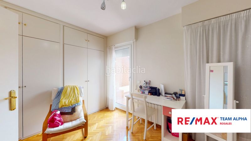 Foto 55c5d518-8524-49a6-ad57-3b4e8a85906b. Xalet amb xemeneia calefacció aparcament piscina a Madrid