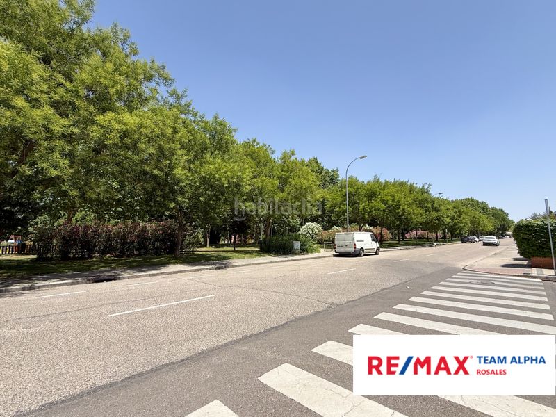 Foto 8f281bc7-fb46-4377-b452-a9889da188bb. Xalet amb xemeneia calefacció aparcament piscina a Madrid
