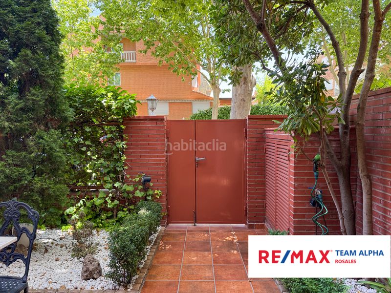 Foto f292ae04-aba3-4b04-8327-00332c65ec98. Xalet amb xemeneia calefacció aparcament piscina a Madrid