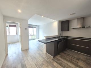 Lloguer Apartament  Calle de embajadores. Se alquila fantástica vivienda reformada con acabados de alta ca