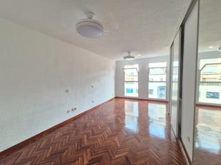Lloguer Estudi  Calle de fuencarral. Se alquila acogedor estudio exterior, de salón-dormitorio, cocin