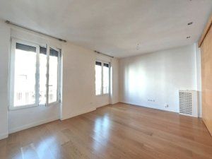 Location Appartement  Calle alcalá. Se alquila vivienda exterior