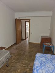 Pis  Calle manola y rosario. Piso a reformar, muy luminoso, con posibilidad de hacer dos dorm