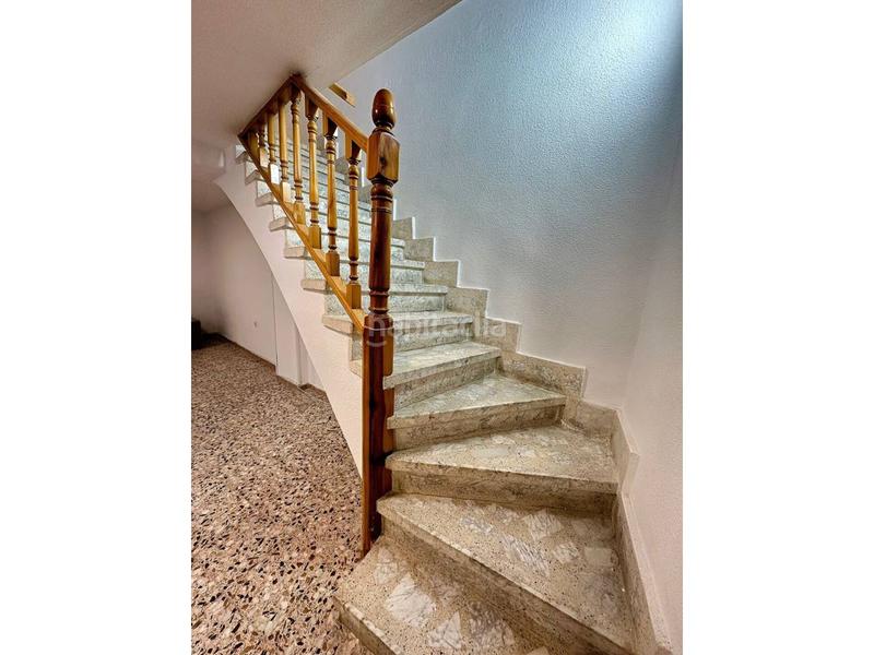 Foto 0a4a4912-79b9-4894-b562-366ba6aa8932. Casa adosada descubre tu nuevo hogar en el corazón ! en Yuncler