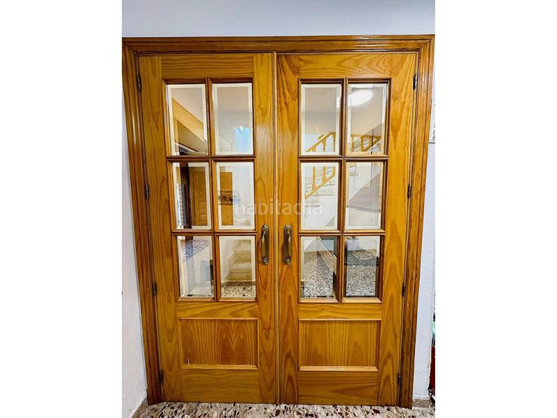 Foto 0bc0923b-c925-4ef7-8af1-6c1946891442. Casa adosada descubre tu nuevo hogar en el corazón ! en Yuncler